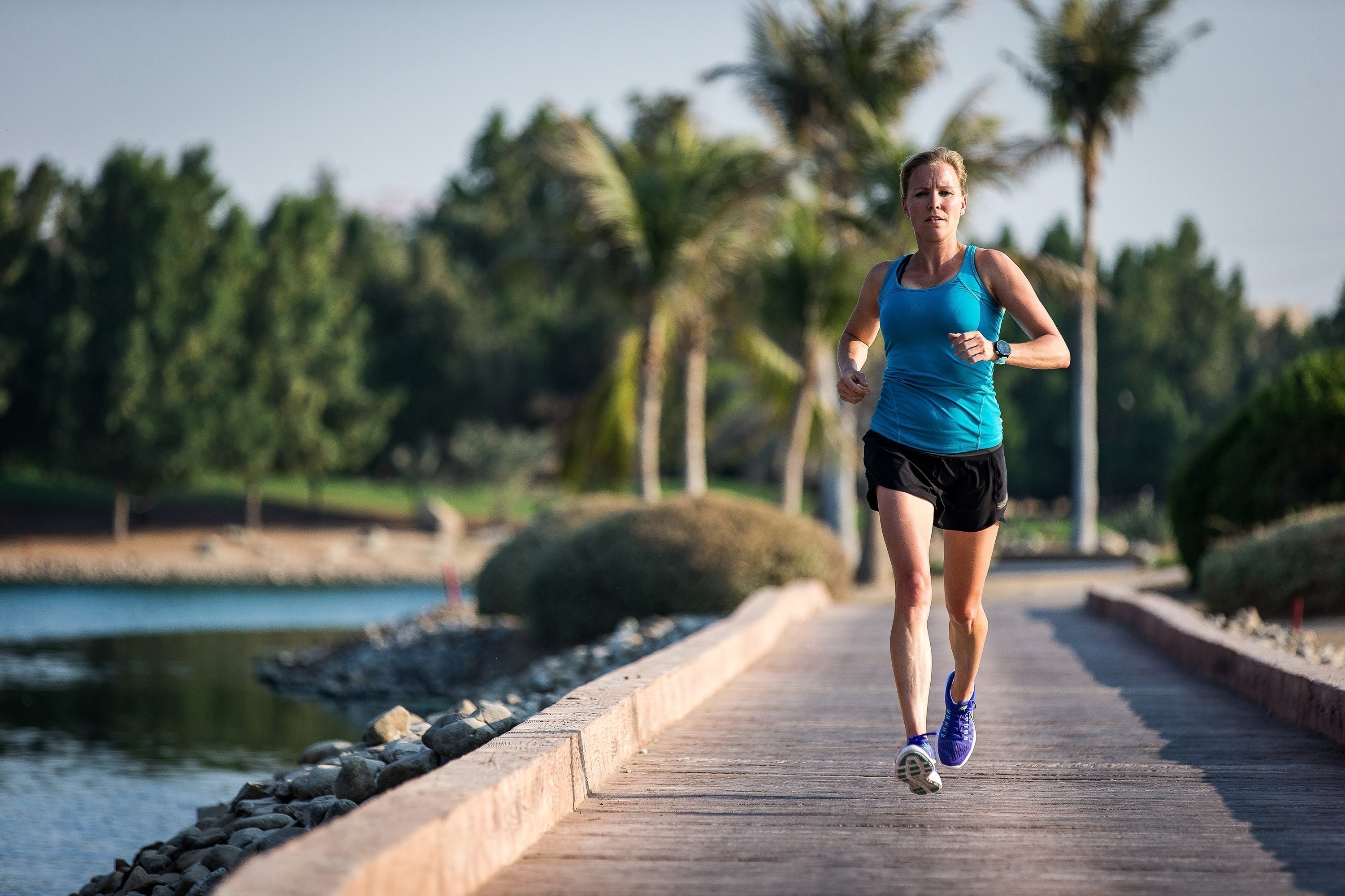 Running well. Динамичный бег фото. Бит бег. Runner Garmin checking Run. Runner Garmin checking Run stupid.